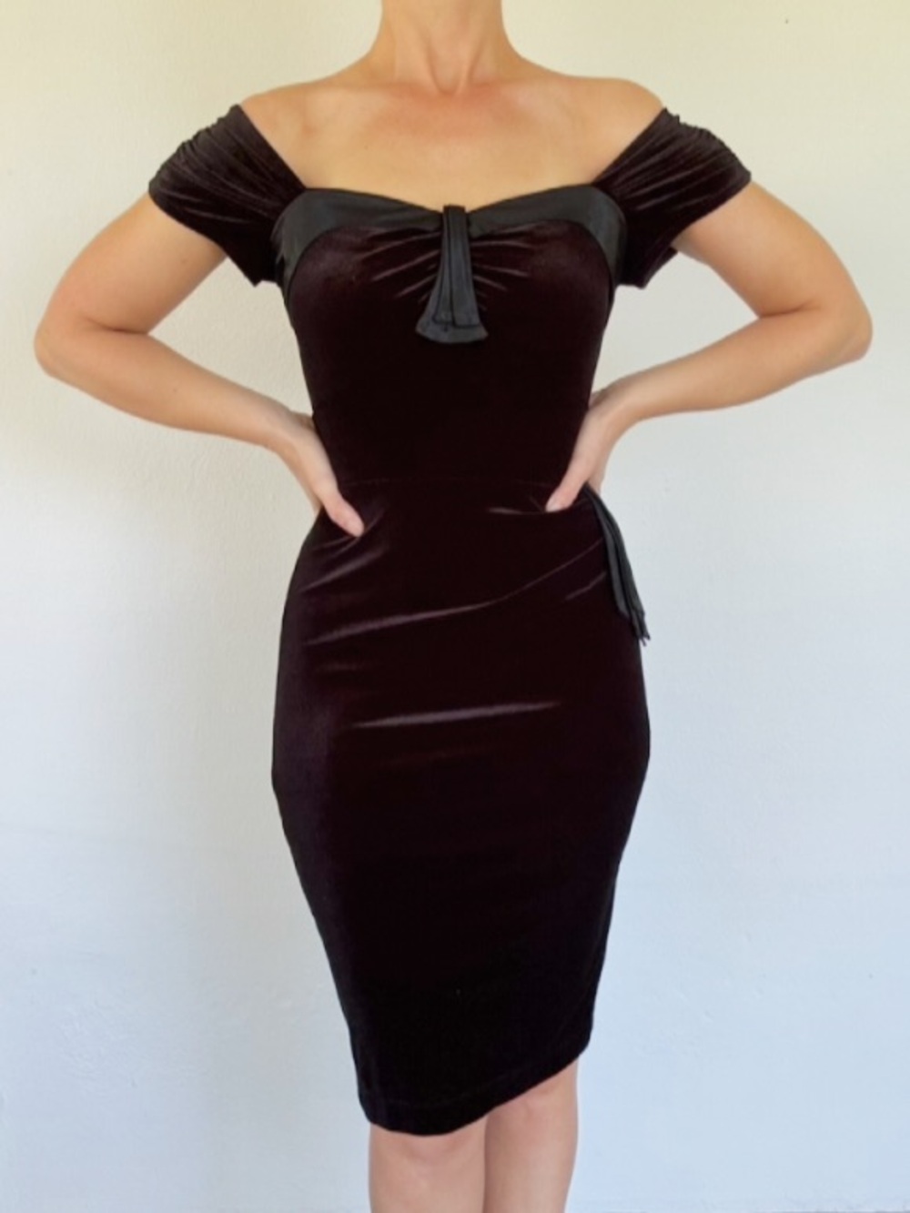 Stop Staring! Black Wiggle Dress Size M Retro Pinup Sweetheart Neckline